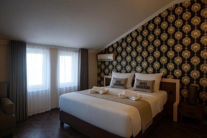 Imagen de la habitación del Hotel Shadervan. Foto 9