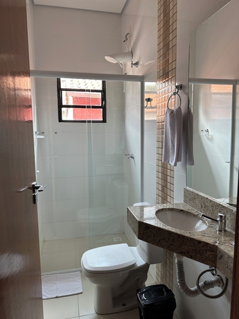 Imagen de la habitación del Hotel Shafira. Foto 12