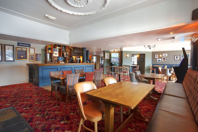 Imagen del bar/restaurante del Hotel Shah of Persia, Poole by Marston\'s Inns. Foto 9