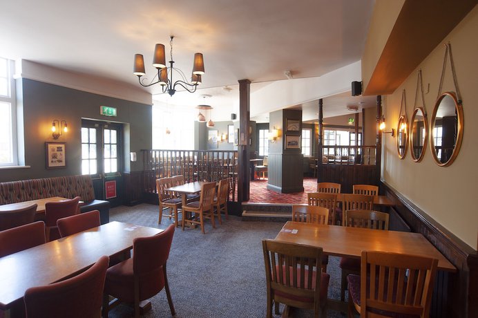 Imagen del bar/restaurante del Hotel Shah of Persia, Poole by Marston\'s Inns. Foto 10