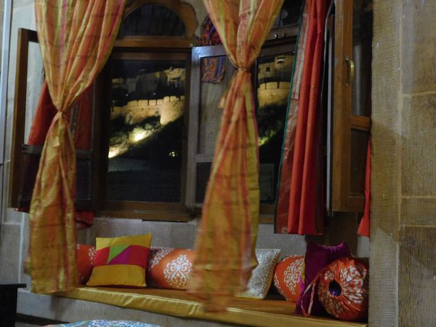 Imagen de la habitación del Hotel Shahi Palace, JAISALMER. Foto 5