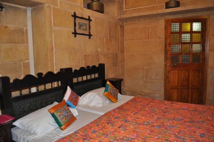 Imagen de la habitación del Hotel Shahi Palace, JAISALMER. Foto 6