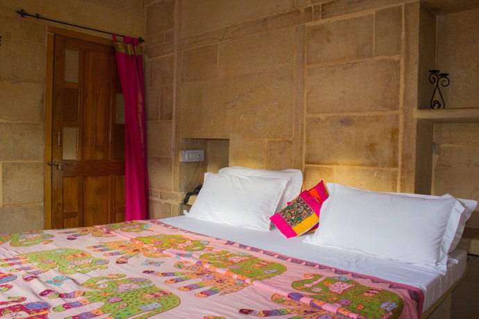 Imagen de la habitación del Hotel Shahi Palace, JAISALMER. Foto 13