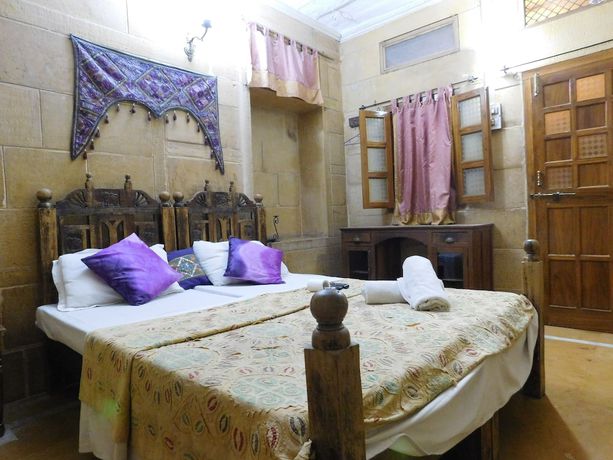 Imagen de la habitación del Hotel Shahi Palace, JAISALMER. Foto 16