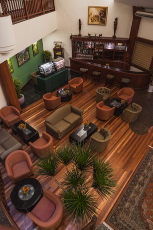 Imagen del bar/restaurante del Hotel Shah's Village Hotel. Foto 5