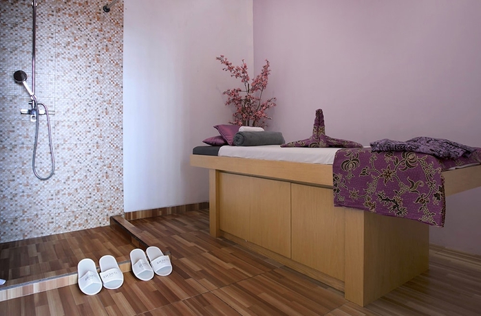 Imagen de la piscina del Hotel Shakti Hotel Bandung. Foto 19