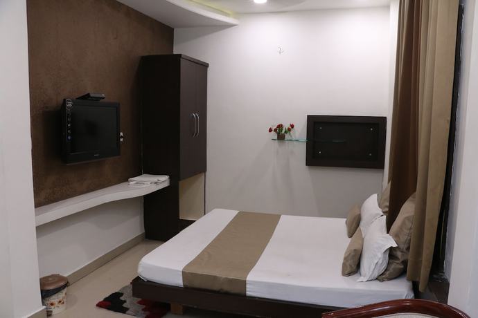 Imagen de la habitación del Hotel Shalimar Deluxe, Bhopal. Foto 5
