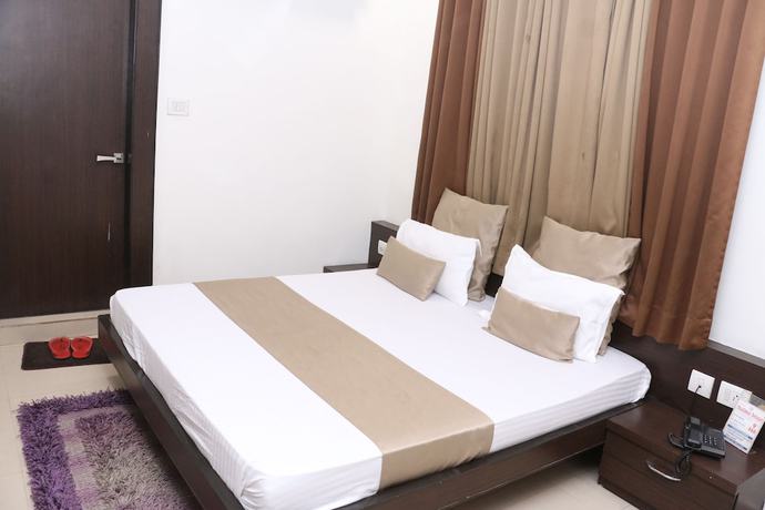 Imagen de la habitación del Hotel Shalimar Deluxe, Bhopal. Foto 6