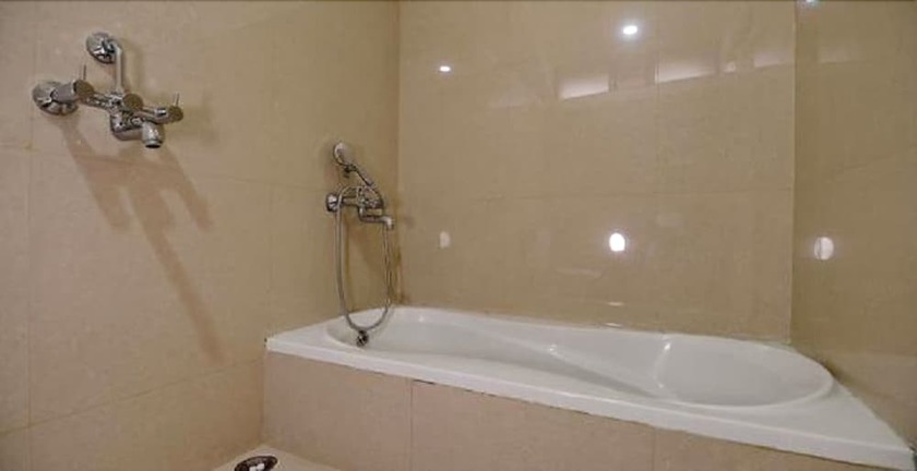Imagen de la habitación del Hotel Shalimar Deluxe, Bhopal. Foto 9