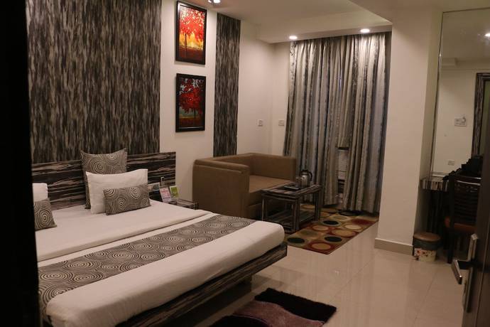 Imagen de la habitación del Hotel Shalimar Deluxe, Bhopal. Foto 10