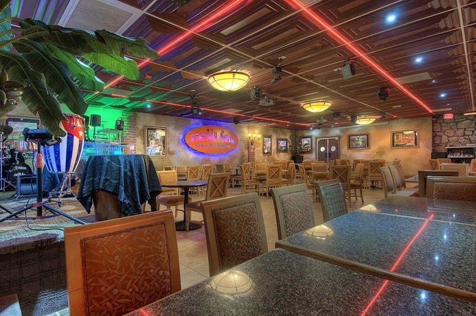 Imagen del bar/restaurante del Hotel Shalimar Of Las Vegas. Foto 1