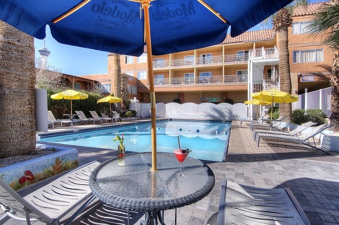 Imagen de la piscina del Hotel Shalimar Of Las Vegas. Foto 8