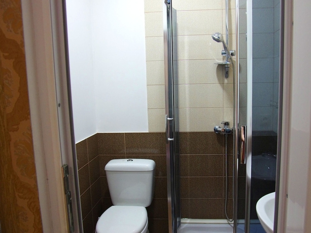 Imagen de la habitación del Hotel Shalimar, Tbilisi. Foto 10