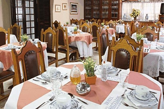 Imagen del bar/restaurante del Hotel Shallon. Foto 2