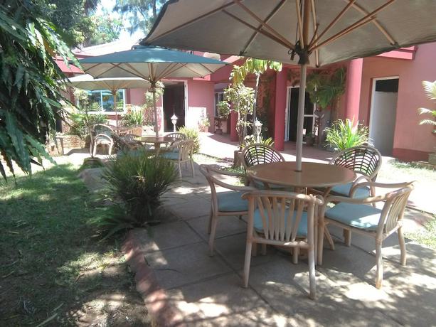 Imagen del bar/restaurante del Hotel Shalom. Foto 2