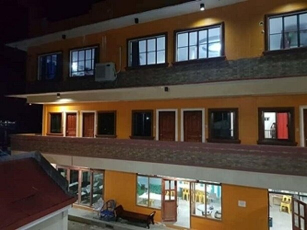 Imagen general del Hotel Shalom Guest House And Resto Bar. Foto 2