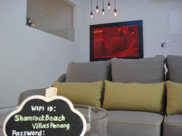 Imagen de los interiores del Hotel Shamrock Beach Villas Penang Seaview. Foto 17