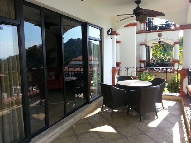 Imagen de los exteriores del Hotel Shana By The Beach Manuel Antonio. Foto 7