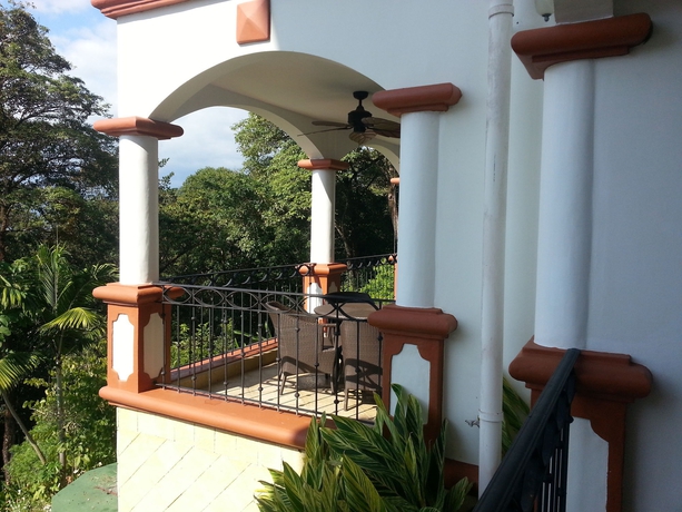 Imagen de los exteriores del Hotel Shana By The Beach Manuel Antonio. Foto 9