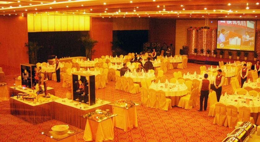 Imagen del bar/restaurante del Hotel Shanghai Airlines Travel. Foto 4