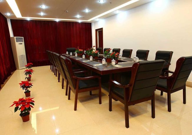 Imagen del bar/restaurante del Hotel Shanghai Binjiang Entertainment Center. Foto 5