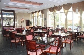 Imagen del bar/restaurante del Hotel Shanghai Golden Jade Sunshine Hotel. Foto 7