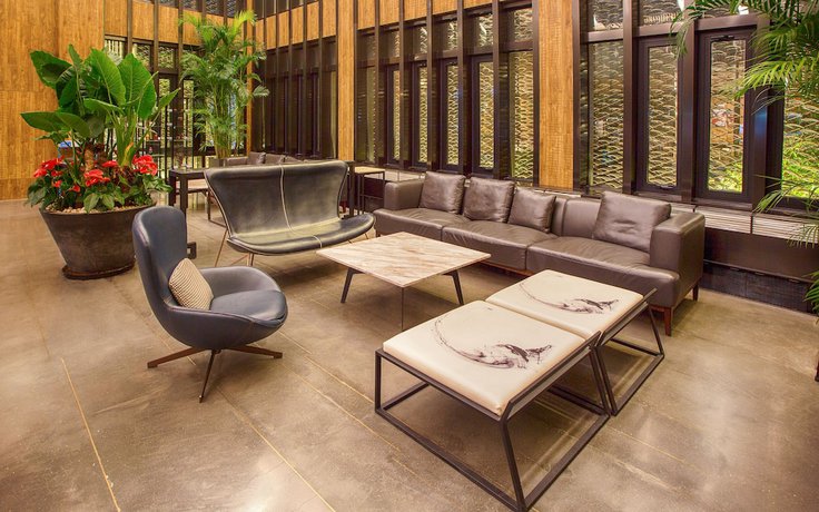 Imagen de los interiores del Hotel Shanghai Linyin Holiday. Foto 19
