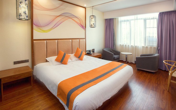 Imagen de la habitación del Hotel Shanghai Linyin Holiday. Foto 8