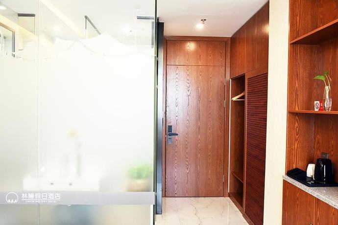 Imagen de la habitación del Hotel Shanghai Linyin Holiday. Foto 10