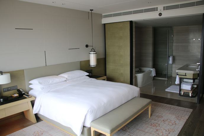 Imagen de la habitación del Hotel Shanghai Marriott Hotel Kangqiao. Foto 12
