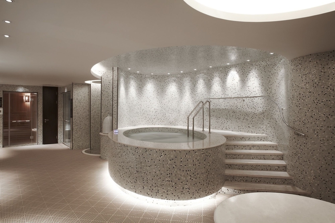 Imagen de la piscina del Hotel Shanghai Marriott Pudong East. Foto 15