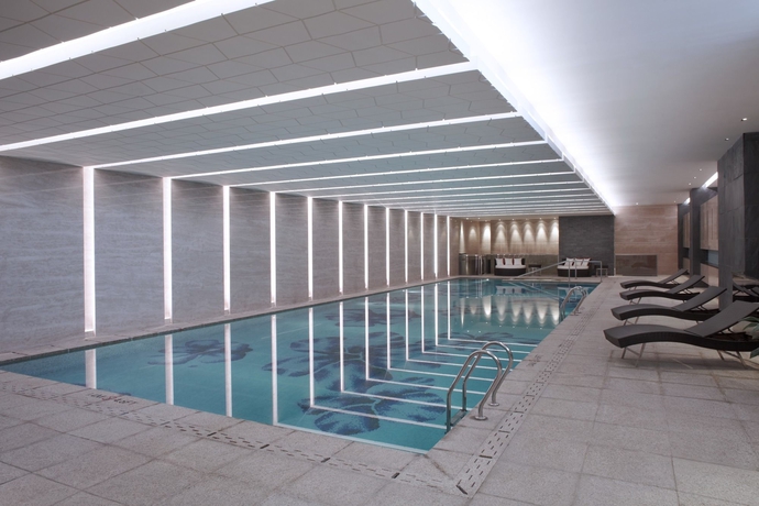 Imagen de la piscina del Hotel Shanghai Marriott Pudong East. Foto 16