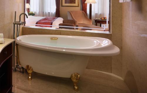 Imagen de la habitación del Hotel Shanghai Park Hotel. Foto 4