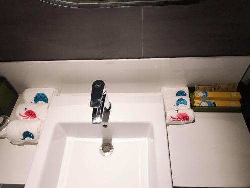 Imagen general del Hotel Shanghai Pudong Airport Chuansha Atour. Foto 3