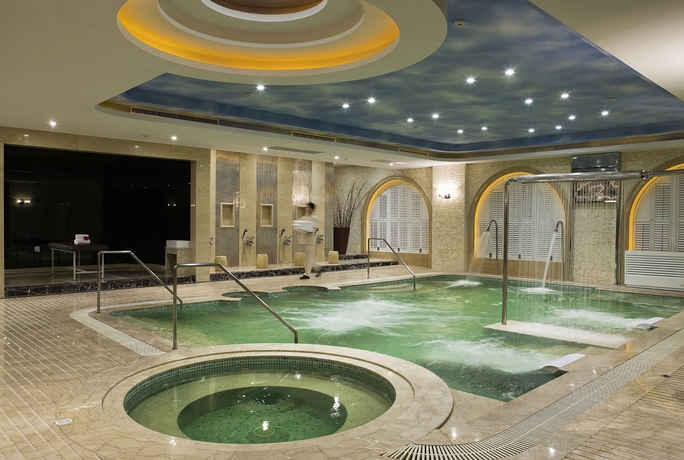 Imagen de la piscina del Hotel Shanghai Sheshan Oriental - Handwritten Collection. Foto 16