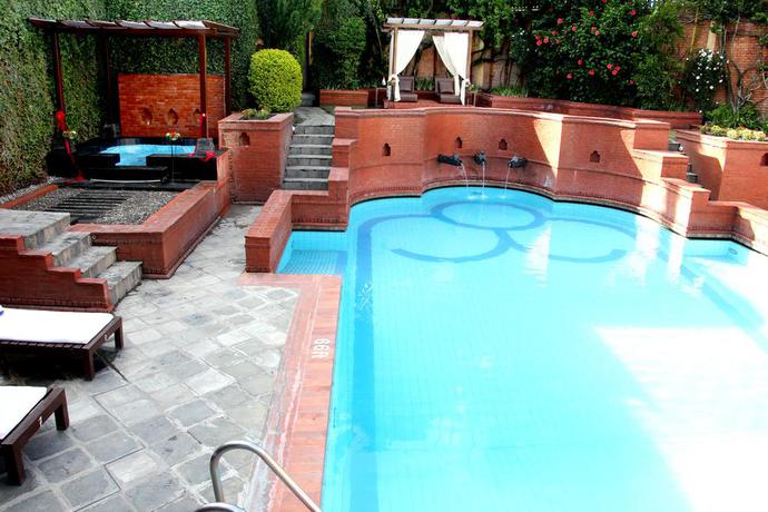 Imagen de la piscina del Hotel Shangri La. Foto 14