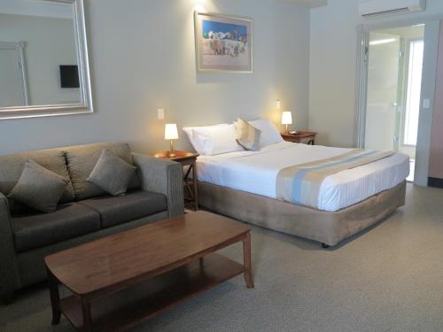 Imagen de la habitación del Hotel Shangri La Gardens. Foto 8