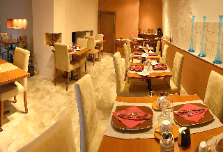 Imagen del bar/restaurante del Hotel Shangri La Mansion. Foto 3