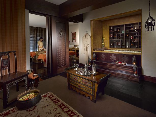 Imagen de los interiores del Hotel Shangri La Qaryat Al Beri. Foto 26