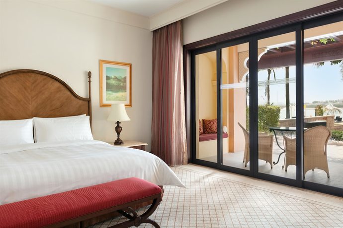 Imagen de la habitación del Hotel Shangri La Qaryat Al Beri. Foto 13