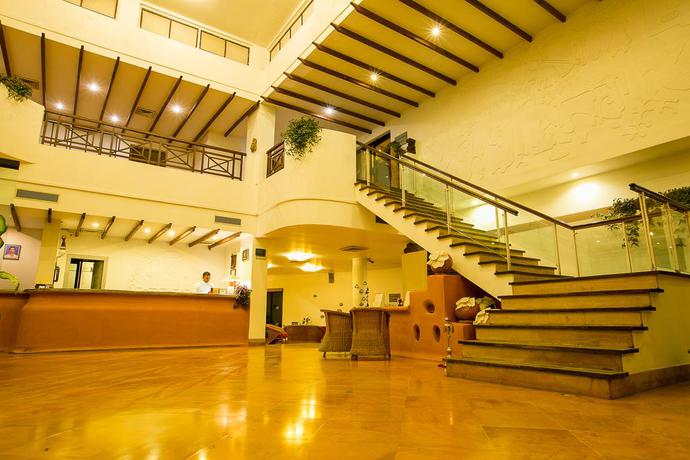 Imagen de los interiores del Hotel Shangri La Village Resort. Foto 10