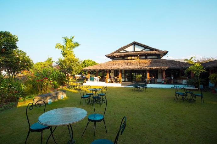 Imagen de los exteriores del Hotel Shangri La Village Resort. Foto 8