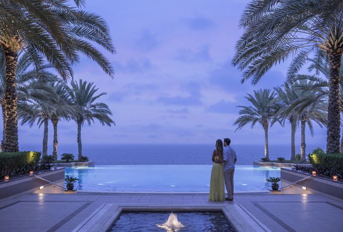 Imagen de la piscina del Hotel Shangri-La Al Husn Resort. Foto 29