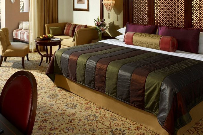 Imagen de la habitación del Hotel Shangri-La Al Husn Resort. Foto 14