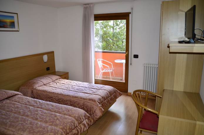 Imagen de la habitación del Hotel Shangri-La, Pilcante. Foto 10
