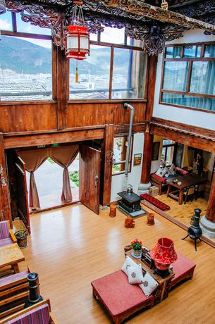 Imagen del bar/restaurante del Hotel Shangri-la E-outfitting Boutique. Foto 2