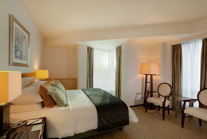 Imagen de la habitación del Hotel Shangri-la Hotel y Apartamentos Dubai. Foto 6