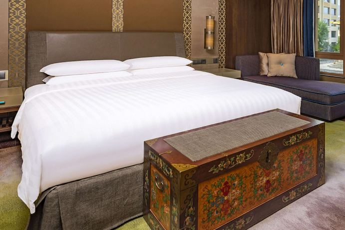 Imagen de la habitación del Hotel Shangri-la Lhasa. Foto 2