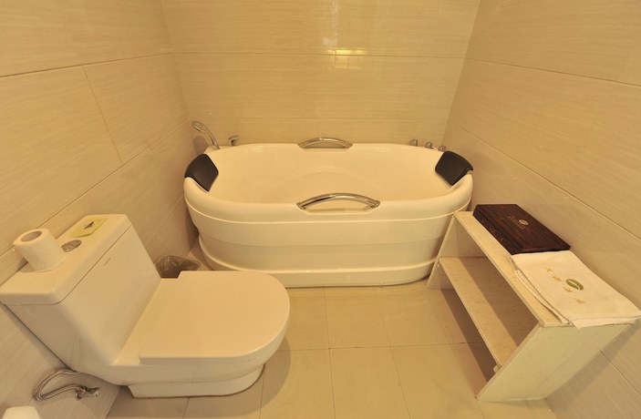 Imagen de los interiores del Hotel Shangri-la Original Density. Foto 19