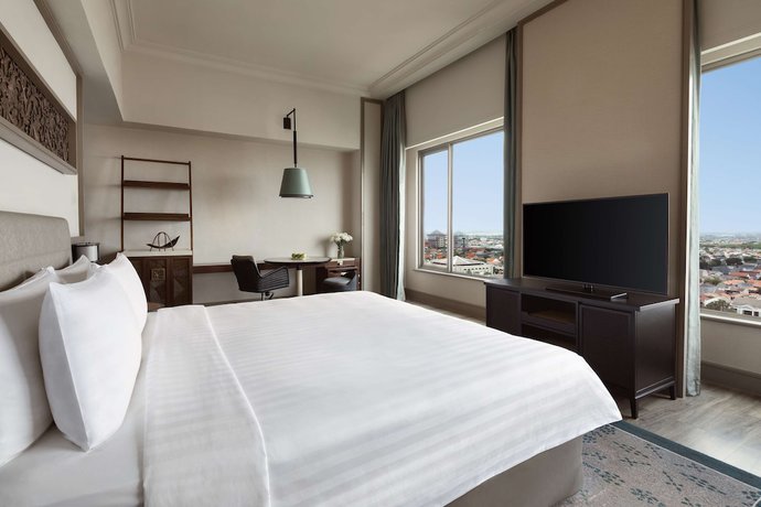 Imagen de la habitación del Hotel Shangri-la Surabaya. Foto 12